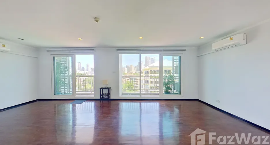 For rent 3 ベッドルーム condo in Yan Nawa, Bangkok