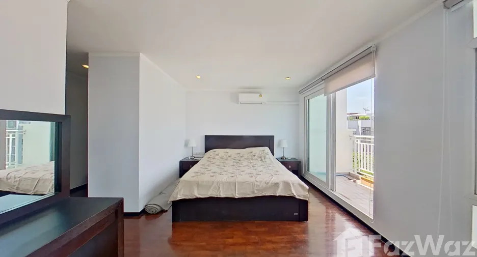 For rent 3 ベッドルーム condo in Yan Nawa, Bangkok