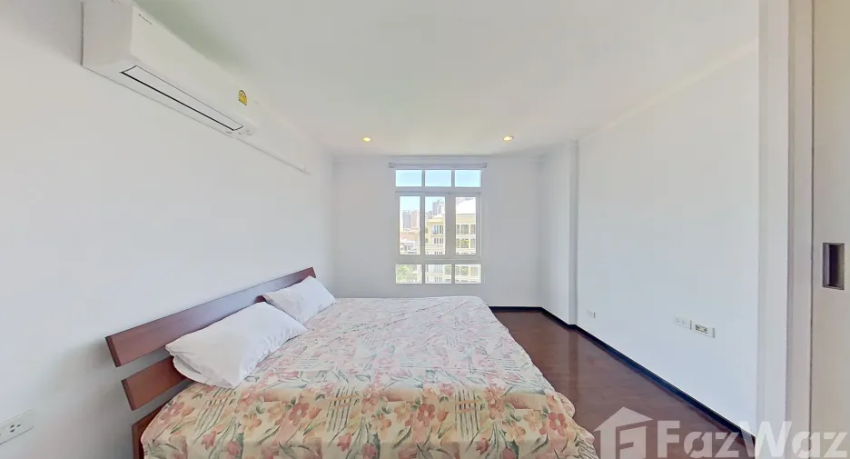 For rent 3 ベッドルーム condo in Yan Nawa, Bangkok