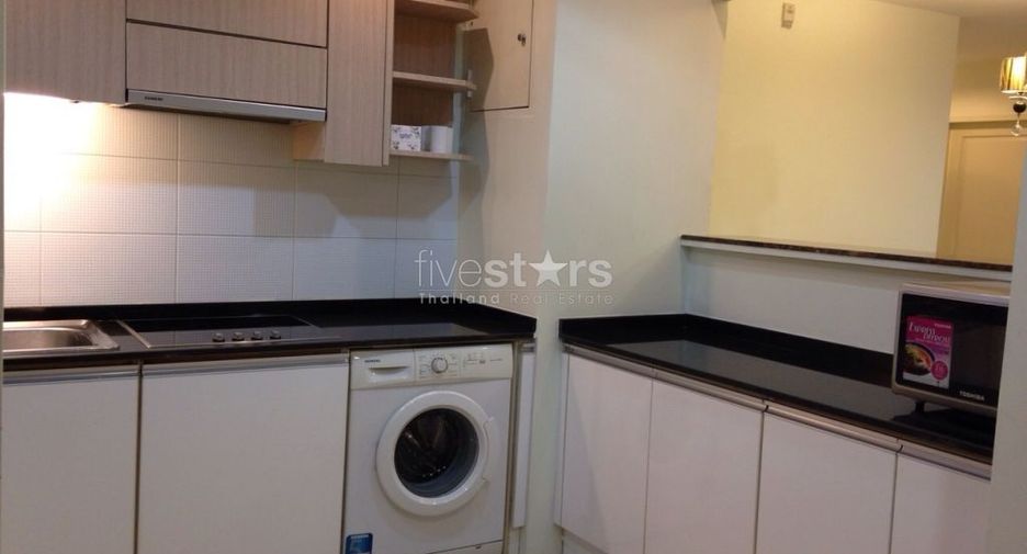 For rent 3 bedrooms condo in Khlong Toei, Bangkok