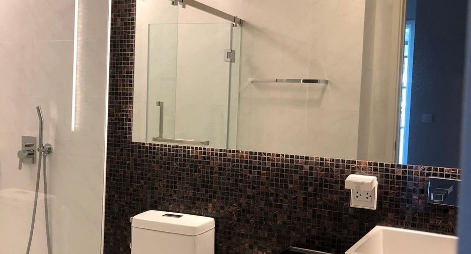 Condo en alquiler de 2 habitaciones en Khlong Toei, Bangkok