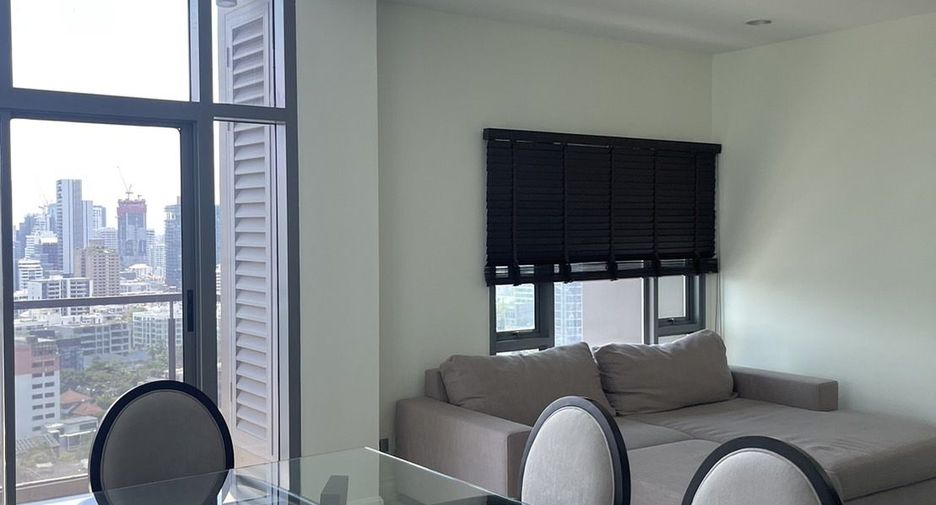 For rent 3 bedrooms condo in Khlong Toei, Bangkok