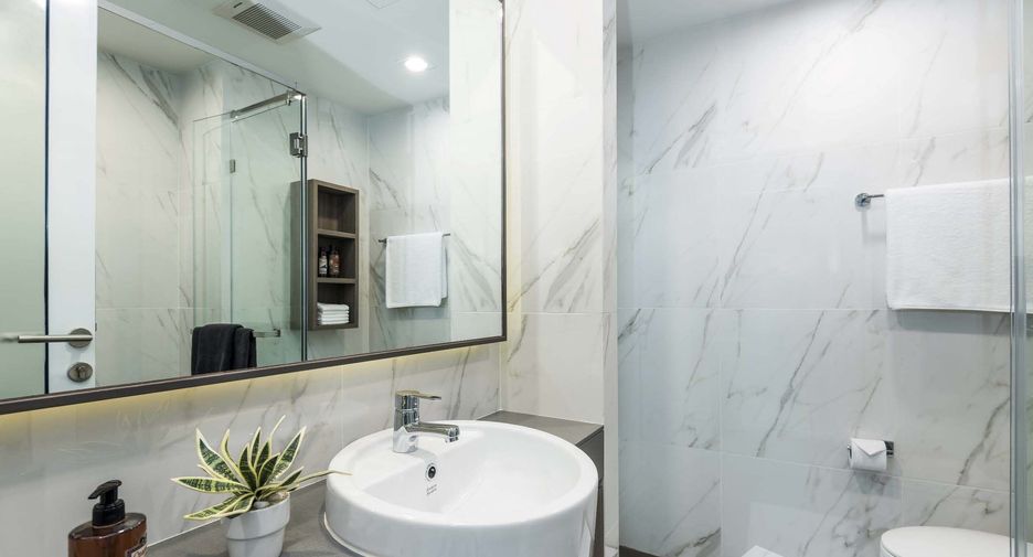 For rent 2 bedrooms condo in Huai Khwang, Bangkok