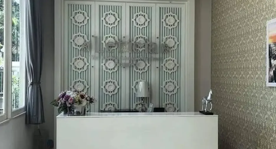 For rent 2 bedrooms condo in Huai Khwang, Bangkok