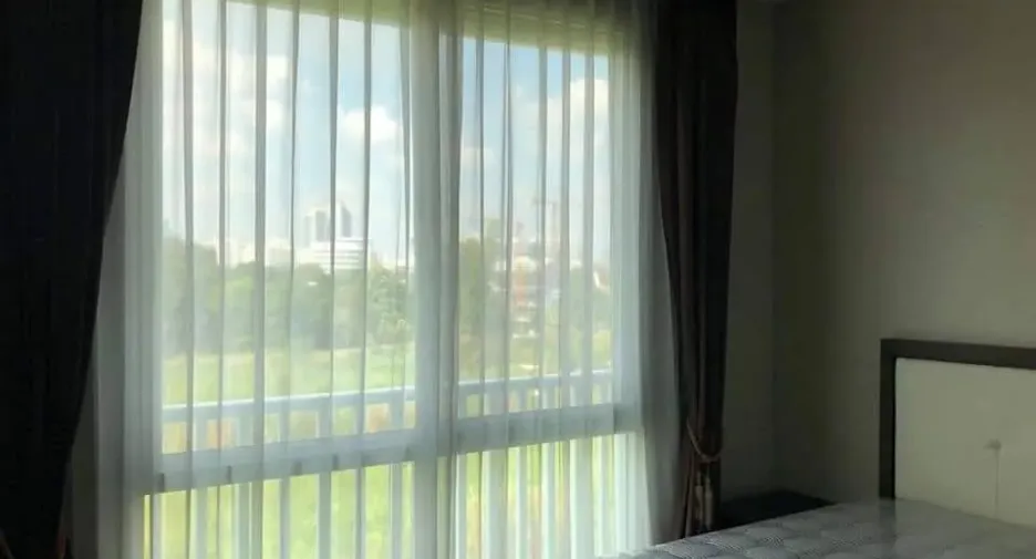 For rent 2 bedrooms condo in Huai Khwang, Bangkok