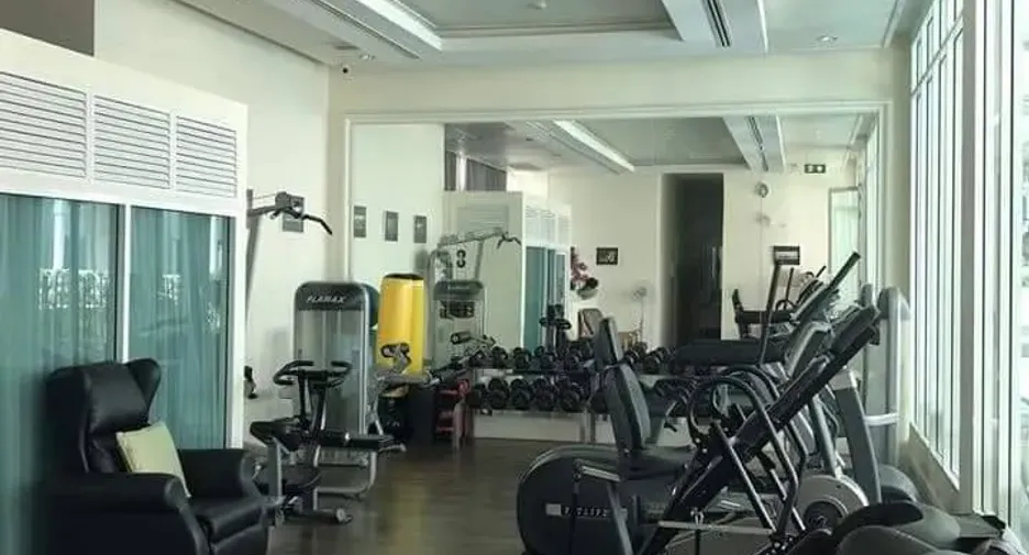 For rent 2 bedrooms condo in Huai Khwang, Bangkok