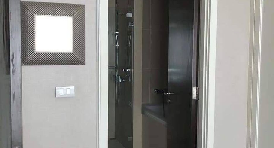 For rent 2 bedrooms condo in Huai Khwang, Bangkok