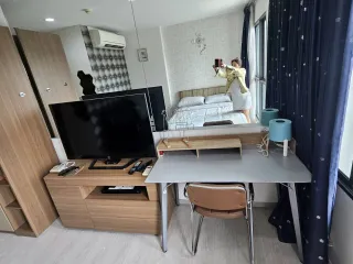 À louer studio condo à Huai Khwang, Bangkok