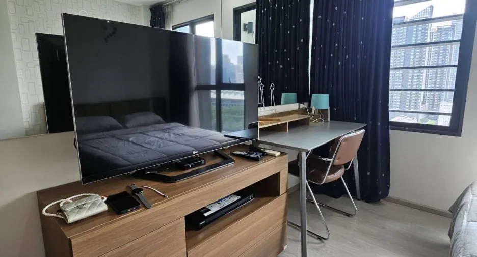 For rent studio condo in Huai Khwang, Bangkok