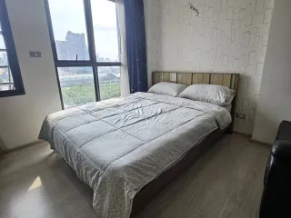 À louer studio condo à Huai Khwang, Bangkok