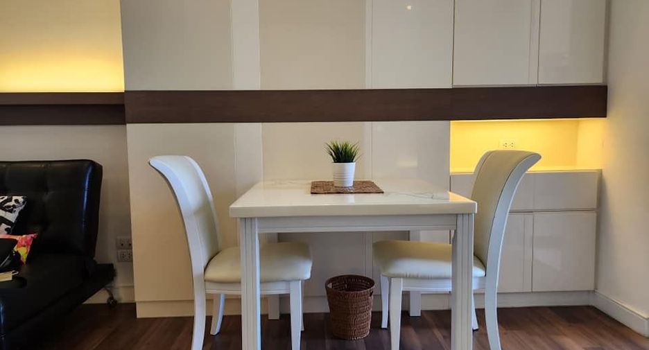For rent 1 bed condo in Phra Khanong, Bangkok