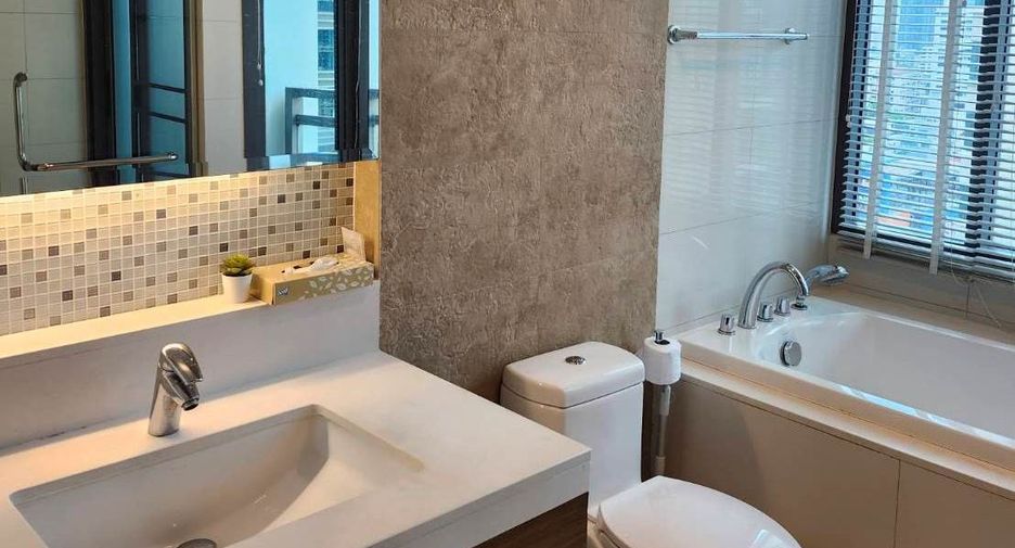 For rent 2 bedrooms condo in Khlong Toei, Bangkok
