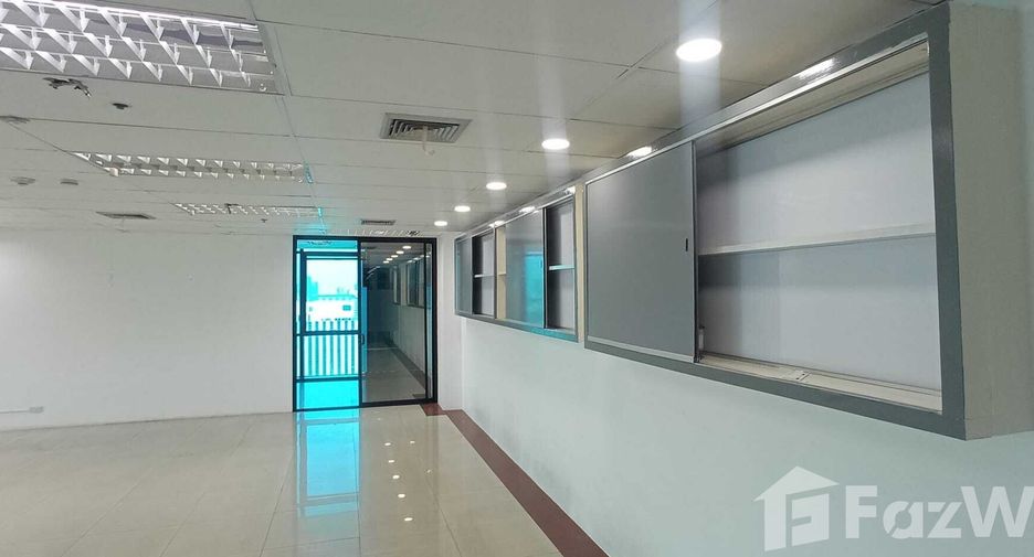 For rent office in Huai Khwang, Bangkok
