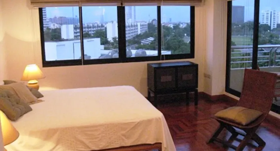 For rent 2 bedrooms condo in Yan Nawa, Bangkok
