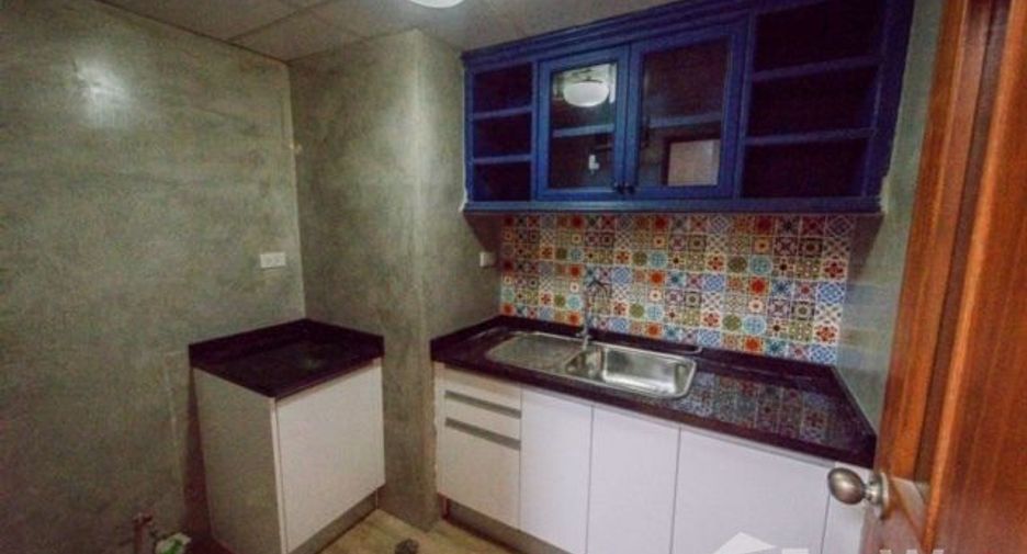 For rent 2 bedrooms condo in Yan Nawa, Bangkok