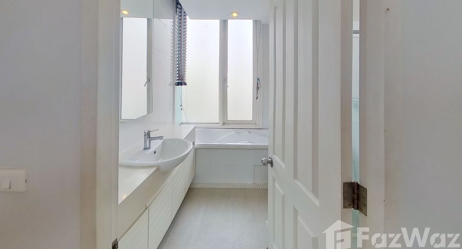 Condo en alquiler de 1 habitaciones en Khlong Toei, Bangkok