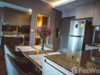 Condo en alquiler de 2 habitaciones en Phra Khanong, Bangkok