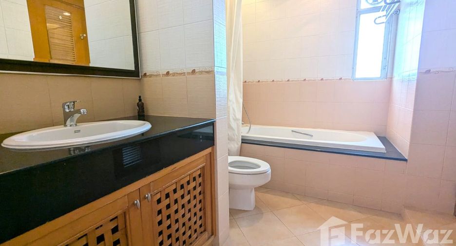 For rent 2 bedrooms condo in Sathon, Bangkok