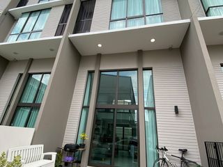 Reihenhaus zur Miete mit 3 Zimmer in Suan Luang, Bangkok