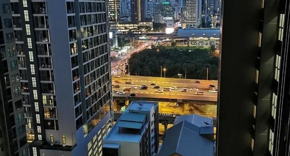 For rent 1 bed condo in Huai Khwang, Bangkok