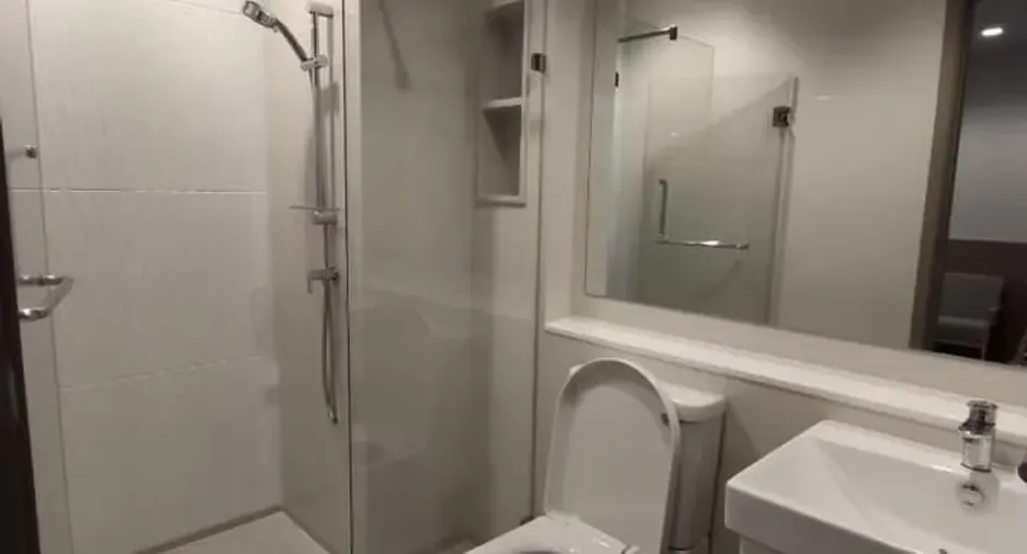 For rent 1 bed condo in Huai Khwang, Bangkok