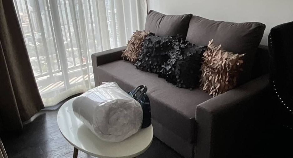 For rent 1 bed condo in Watthana, Bangkok