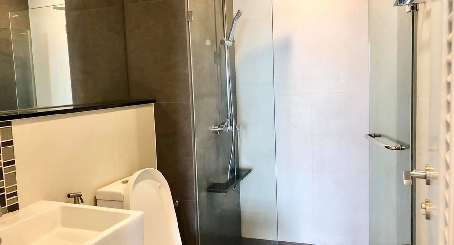 Condo en alquiler de 1 habitaciones en Khlong San, Bangkok