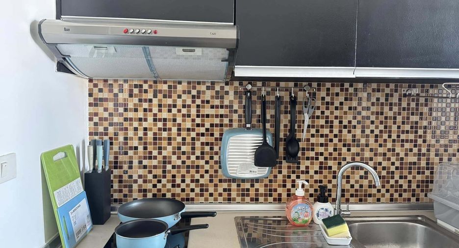 Wohnung zur Miete mit Studio in Khlong Toei, Bangkok