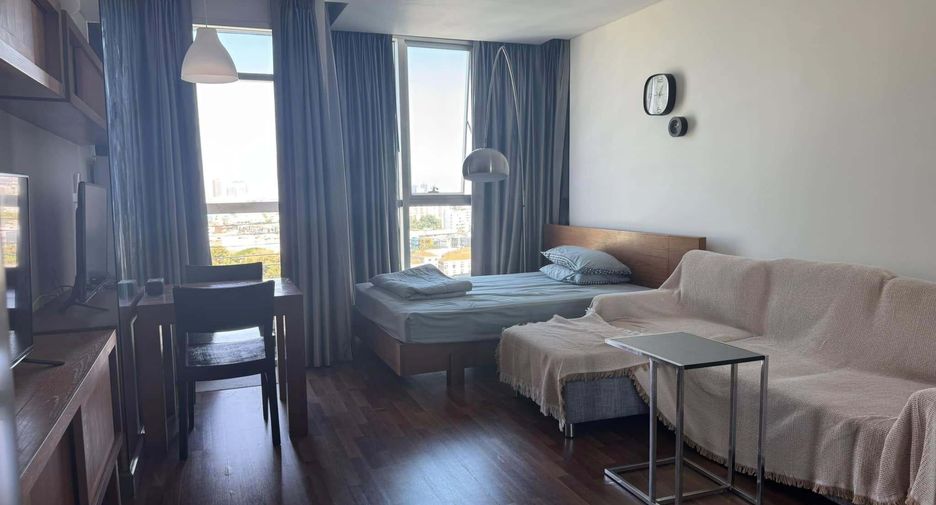 Wohnung zur Miete mit Studio in Khlong Toei, Bangkok