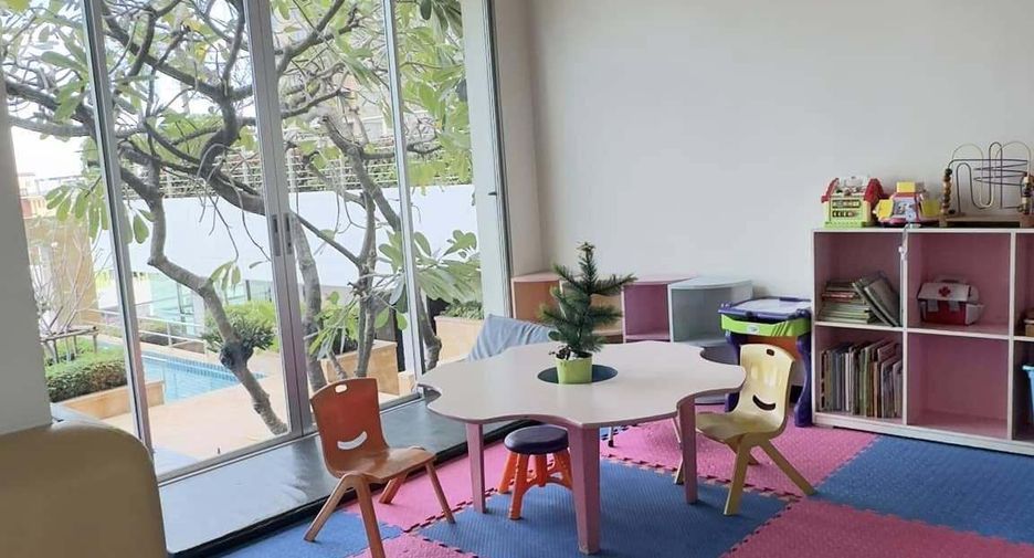Wohnung zur Miete mit Studio in Khlong Toei, Bangkok