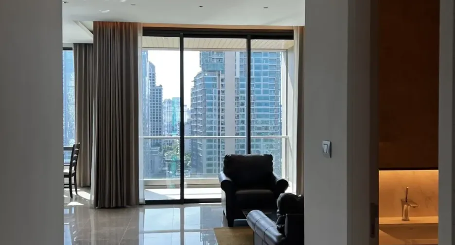 For rent 2 bedrooms condo in Pathum Wan, Bangkok