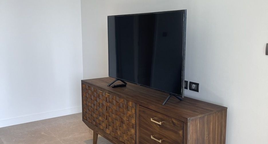For rent 2 bedrooms condo in Pathum Wan, Bangkok