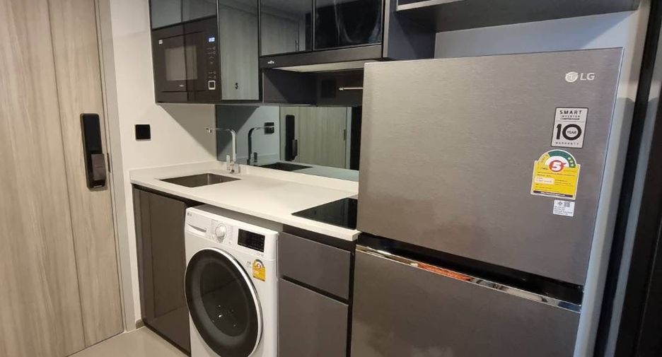 For rent 2 bedrooms condo in Bang Rak, Bangkok