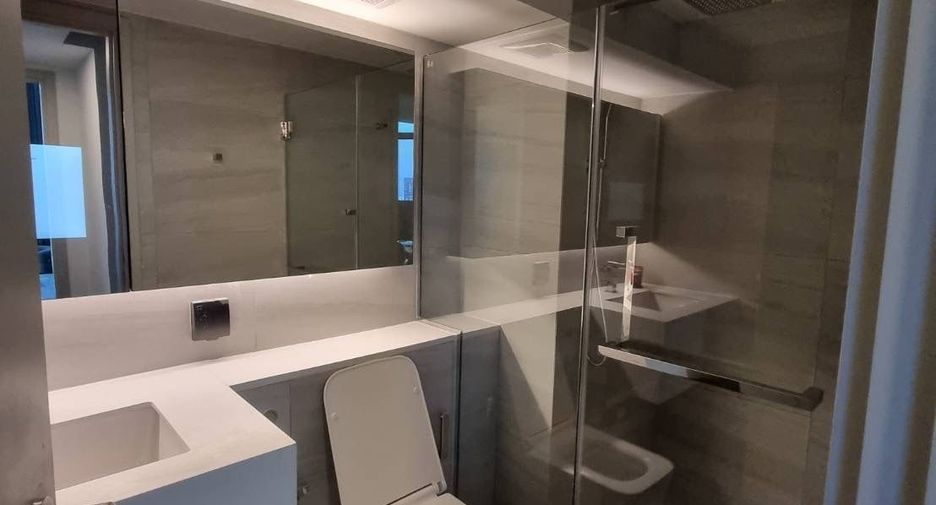 For rent 2 bedrooms condo in Bang Rak, Bangkok