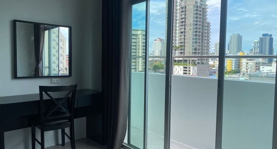 For rent studio condo in Khlong Toei, Bangkok
