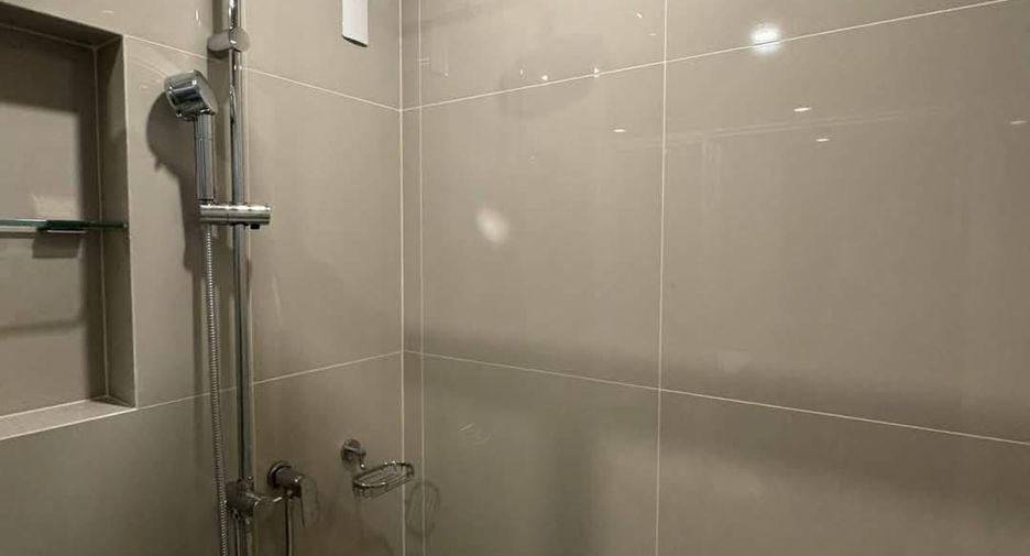 Condo en alquiler de 2 habitaciones en Bang Na, Bangkok