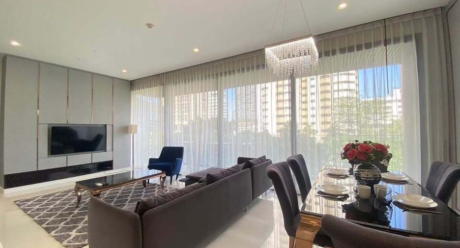 For rent 2 bedrooms condo in Khlong Toei, Bangkok