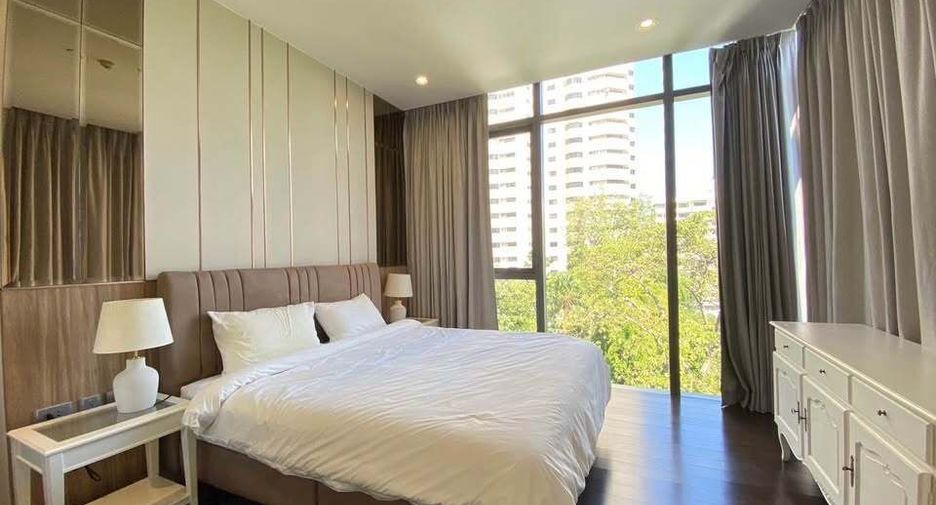 For rent 2 bedrooms condo in Khlong Toei, Bangkok