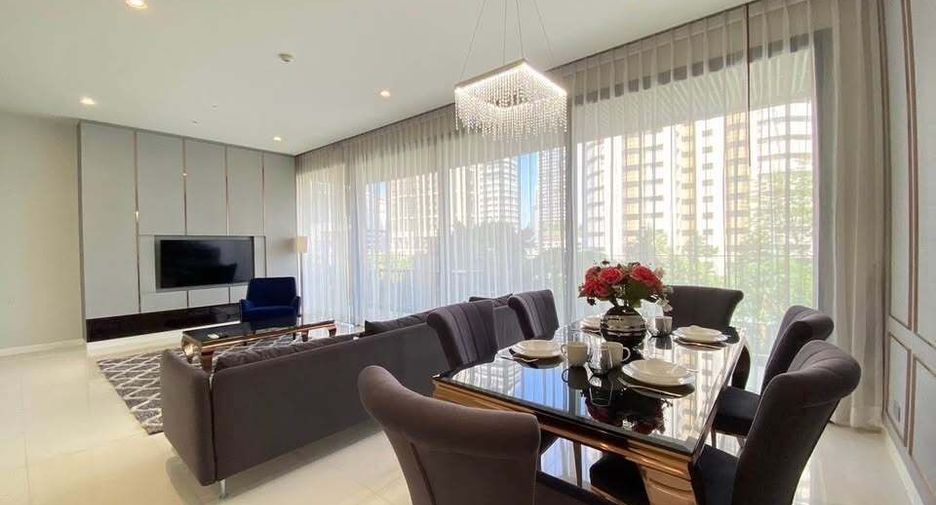 For rent 2 bedrooms condo in Khlong Toei, Bangkok