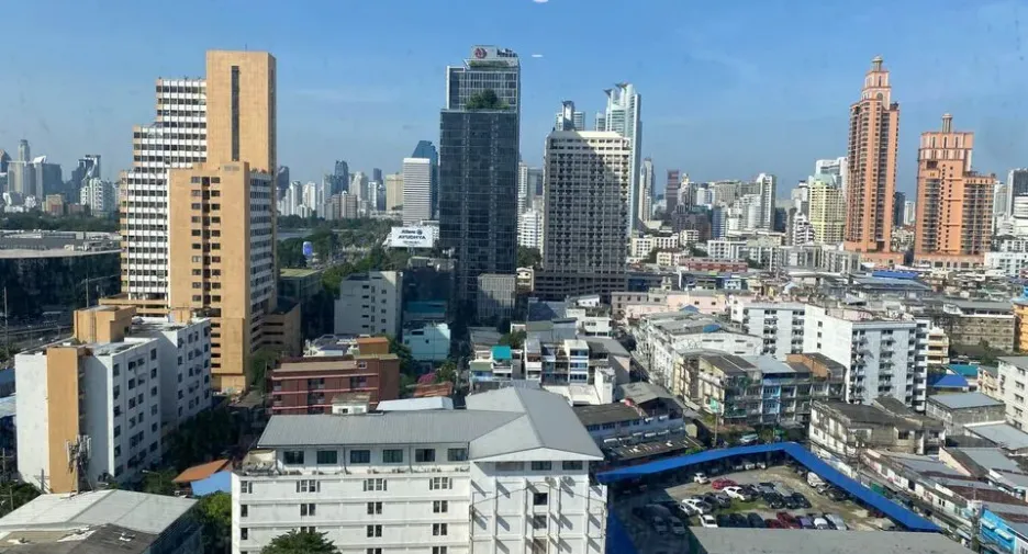For rent 1 bed condo in Khlong Toei, Bangkok
