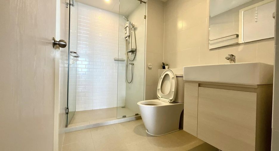 For rent 1 bed condo in Wang Thonglang, Bangkok