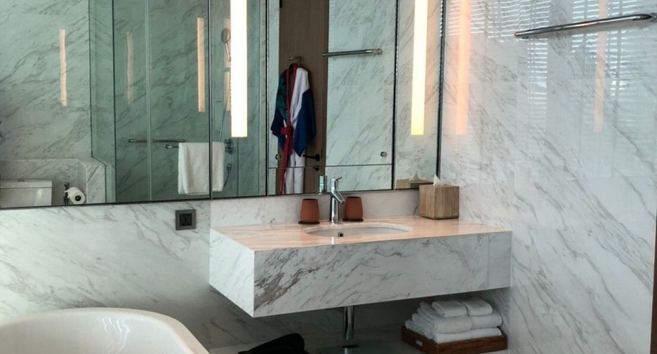 For rent 2 ベッドルーム condo in Pathum Wan, Bangkok
