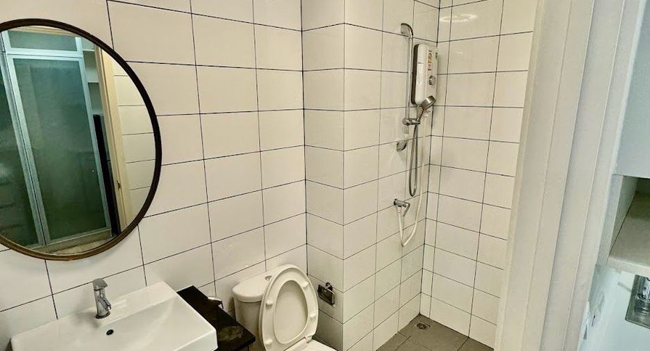 Condo en alquiler de estudio en Huai Khwang, Bangkok