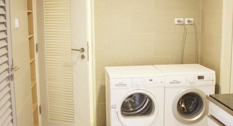 For rent 3 bedrooms condo in Sathon, Bangkok