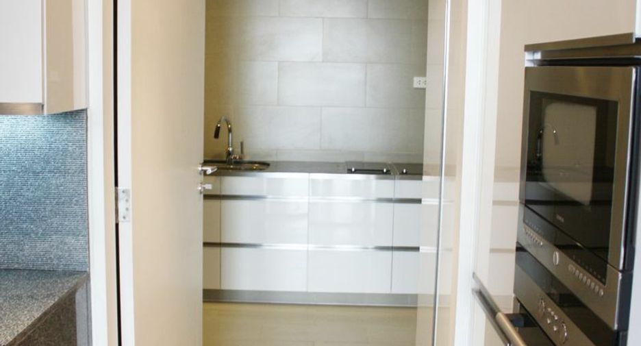 For rent 3 bedrooms condo in Sathon, Bangkok