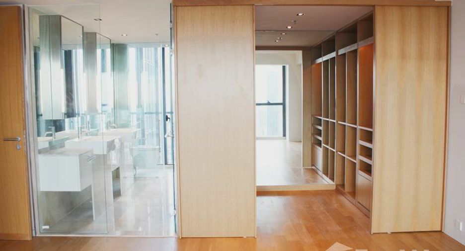 For rent 3 bedrooms condo in Sathon, Bangkok