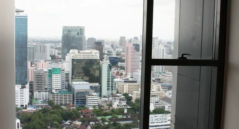 For rent 3 bedrooms condo in Sathon, Bangkok