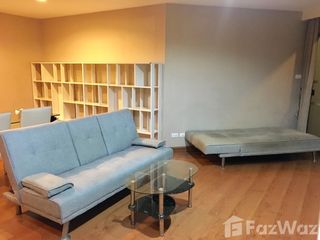 For rent 3 bedrooms condo in Huai Khwang, Bangkok