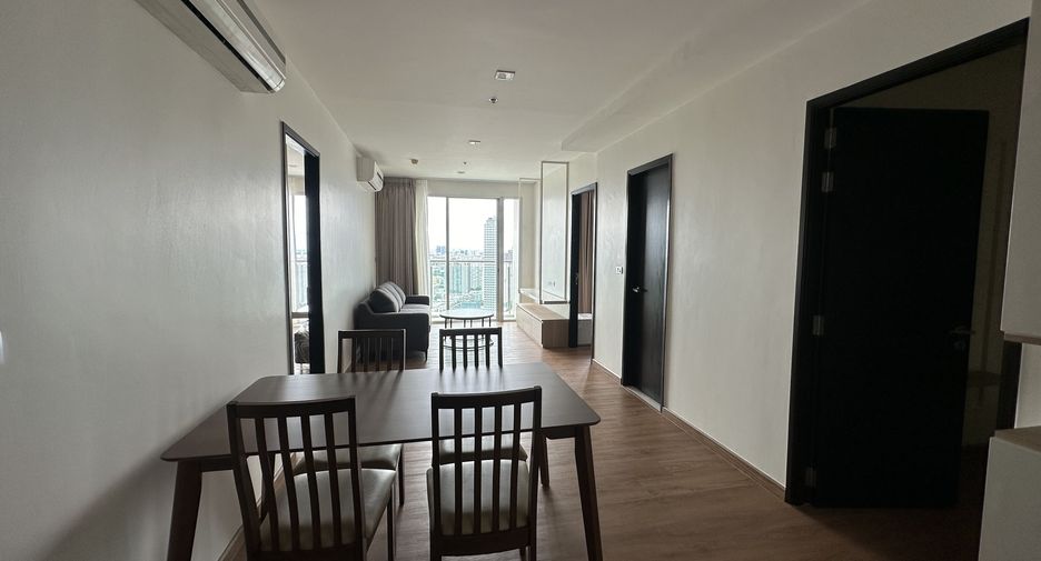 For rent 3 bedrooms condo in Khlong Toei, Bangkok