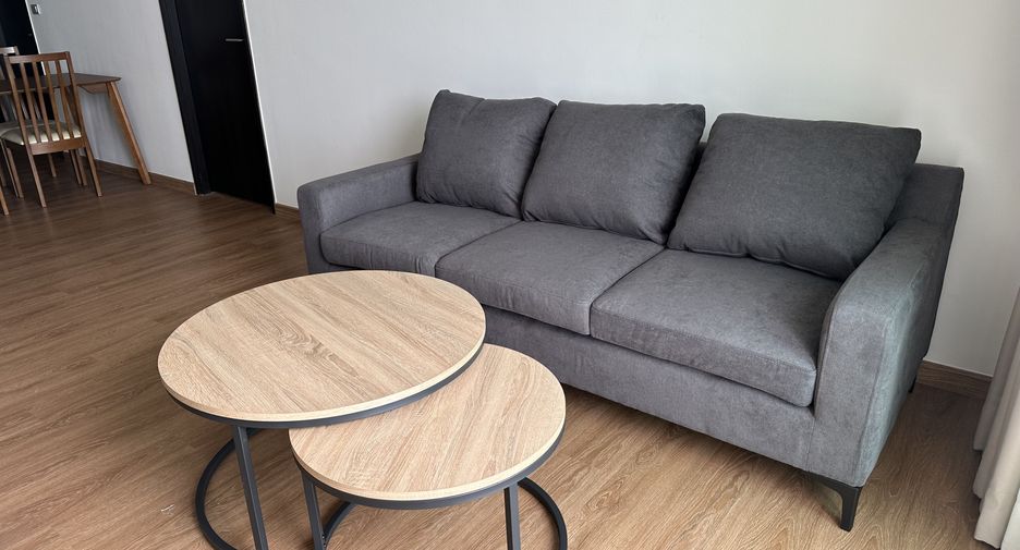 For rent 3 bedrooms condo in Khlong Toei, Bangkok